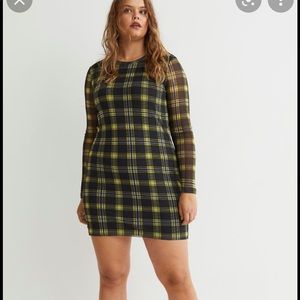 H&M divided plaid long sleeve dress